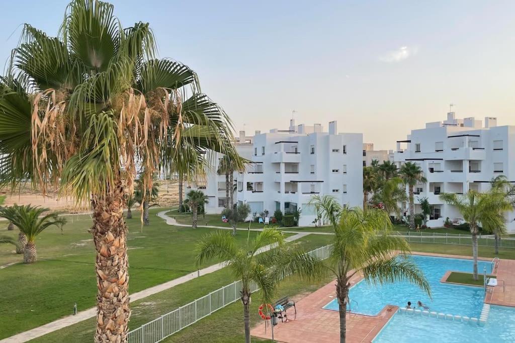 Apartamento En Resort De Golf Торе-Пачеко Екстериор снимка